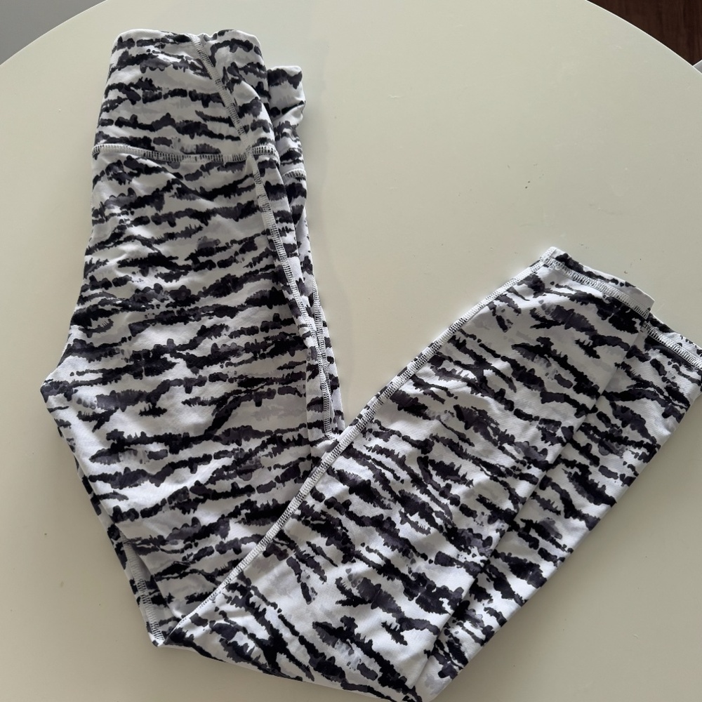 Fabletics | Small | White and Black High Waisted Leggings